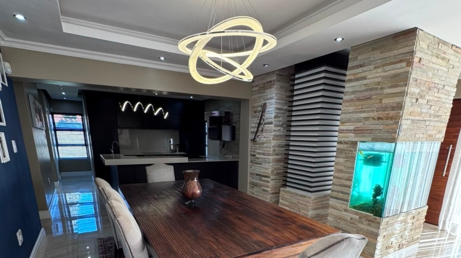 5 Bedroom Property for Sale in Overbaakens Eastern Cape